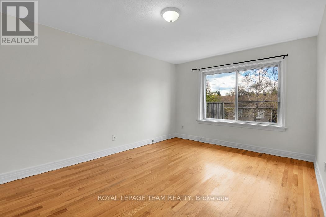 1104 Apolydor Avenue, Ottawa, ON - Indoor Photo Showing Other Room