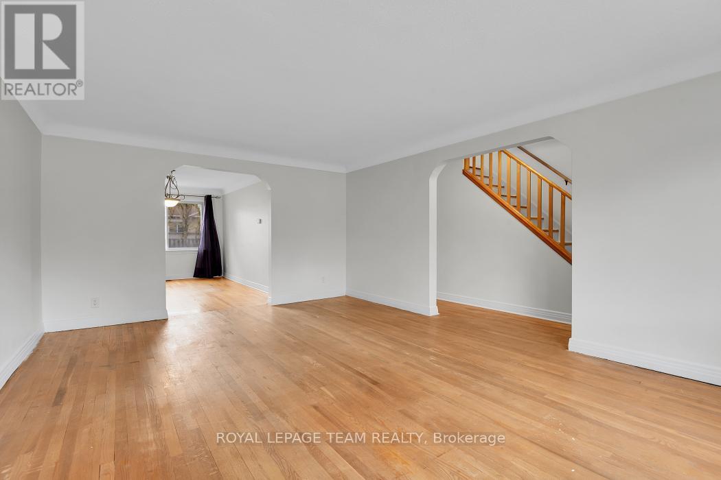 1104 Apolydor Avenue, Ottawa, ON - Indoor Photo Showing Other Room