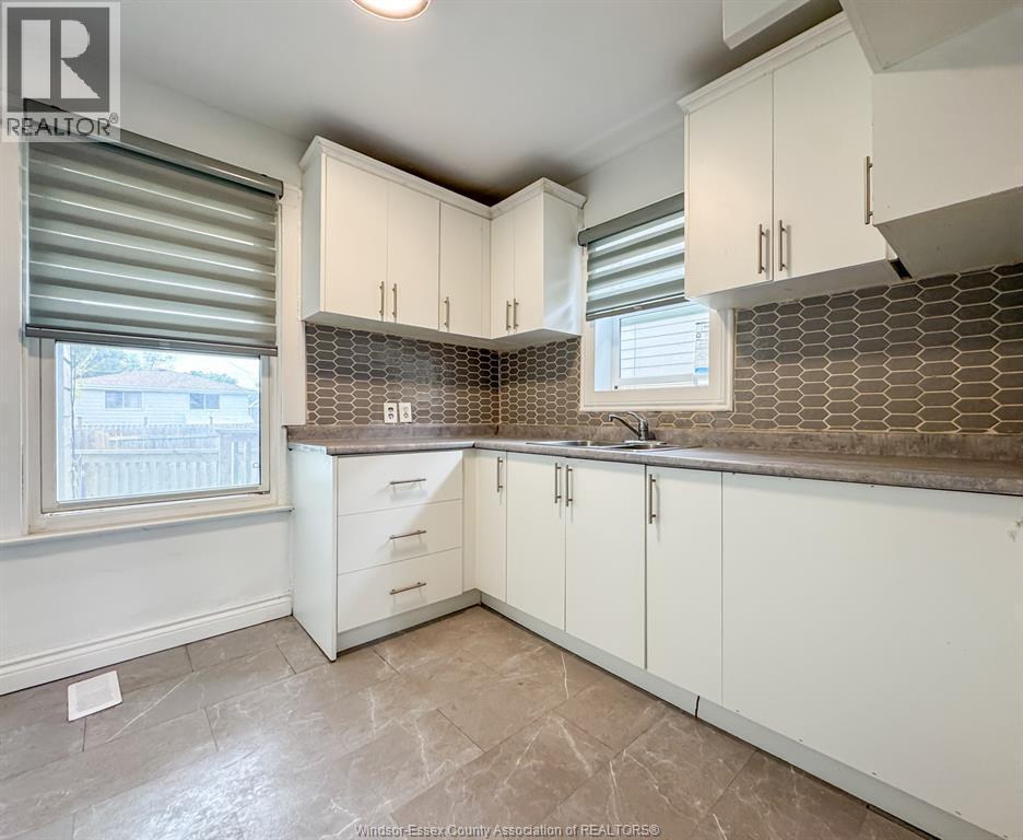 1842 Drouillard, Windsor, ON - Indoor Photo Showing Kitchen