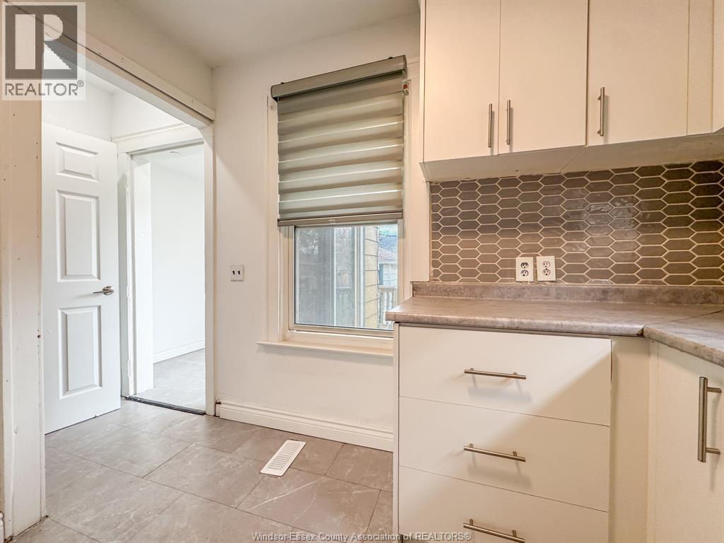 1842 Drouillard, Windsor, ON - Indoor Photo Showing Kitchen