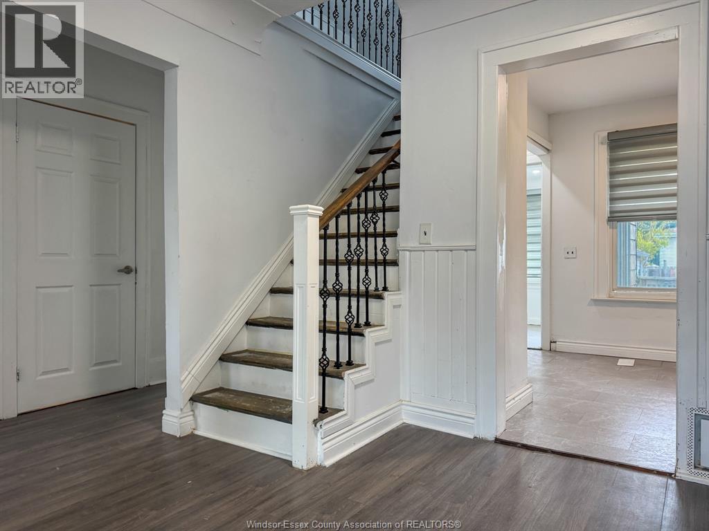1842 Drouillard, Windsor, ON - Indoor Photo Showing Other Room