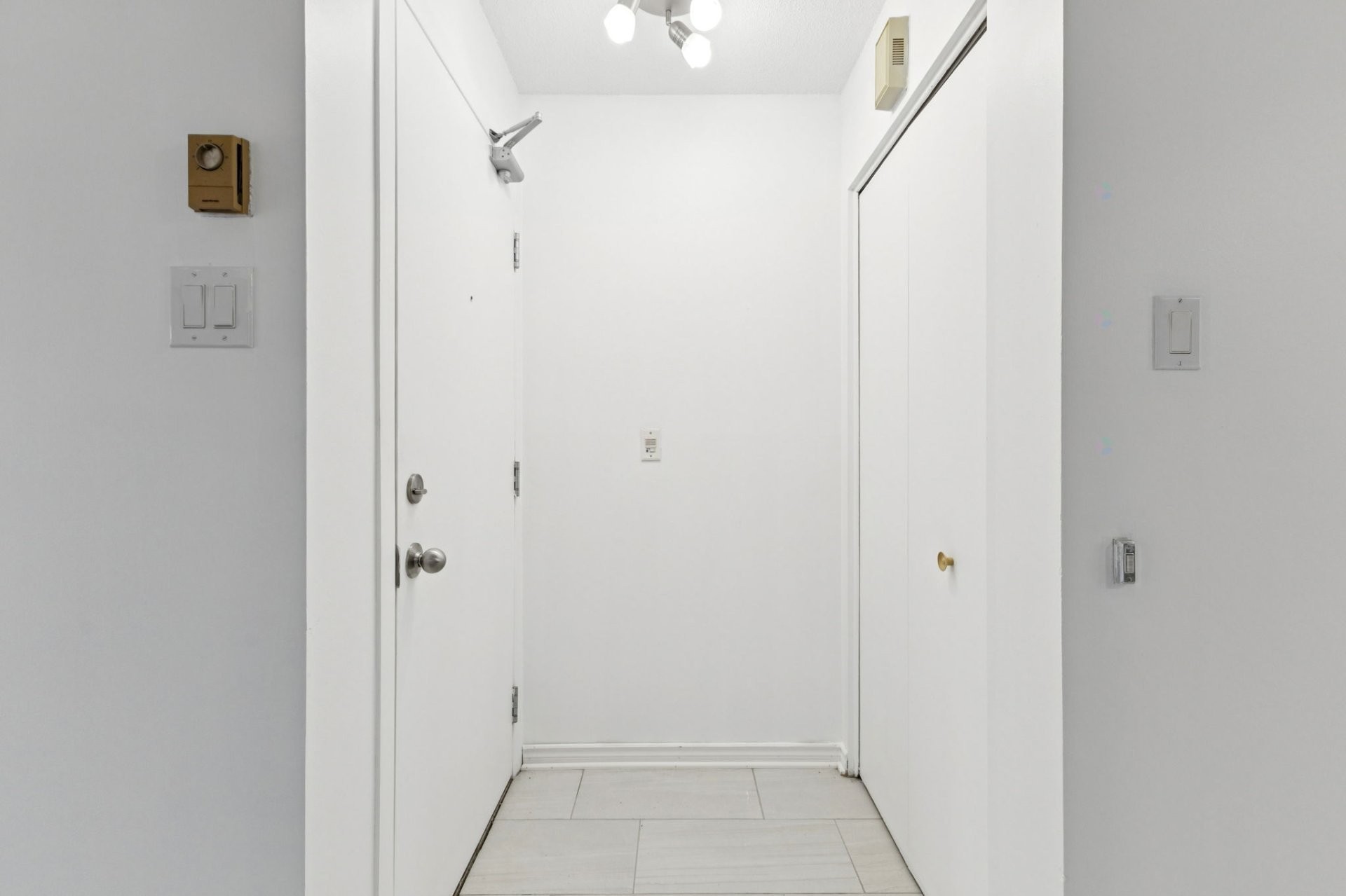 Mud Room - 7-168 Rue Lamarche, Gatineau (Gatineau), QC - Indoor Photo Showing Other Room