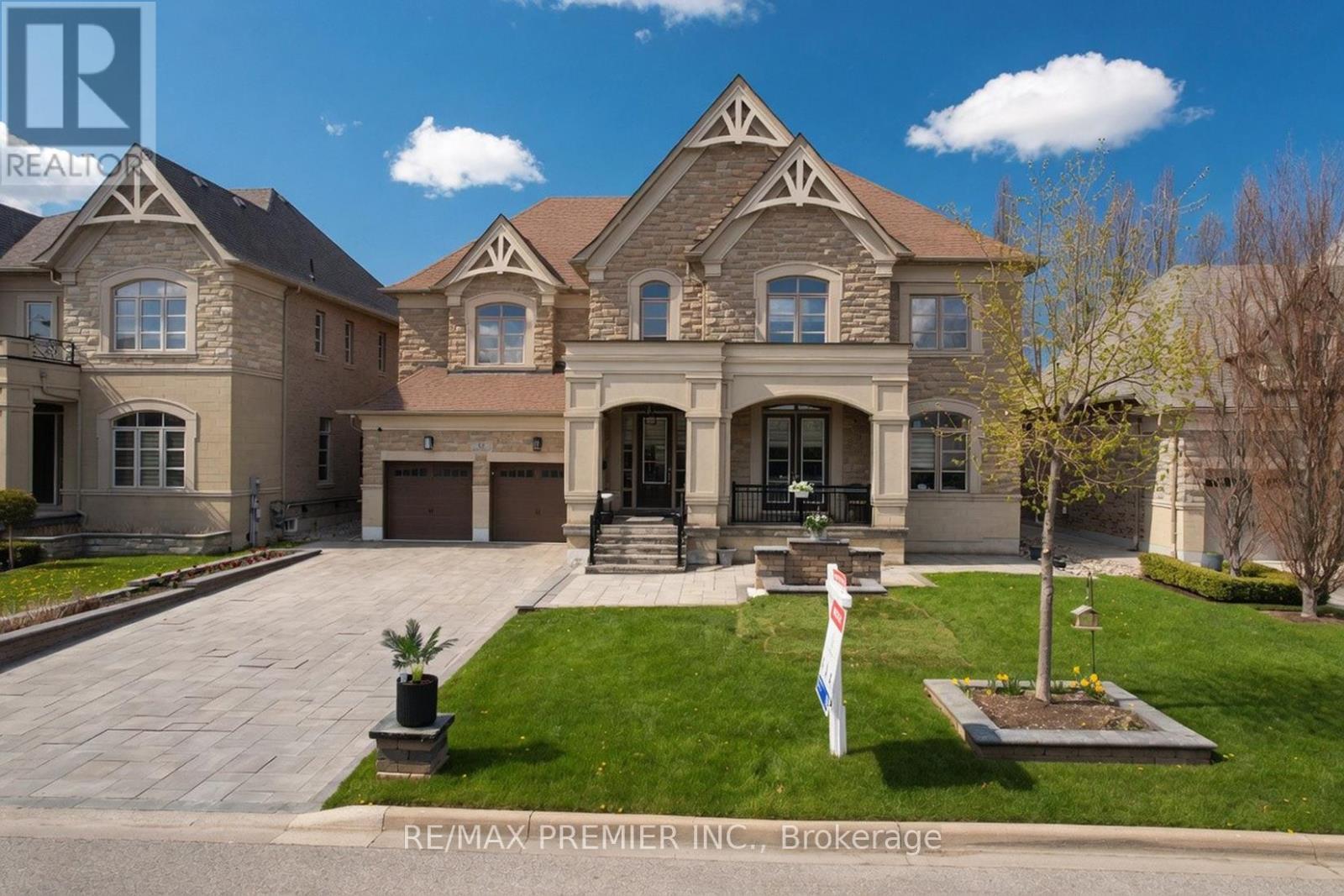 95 Sarracini Crescent, Vaughan, ON - Outdoor With Facade