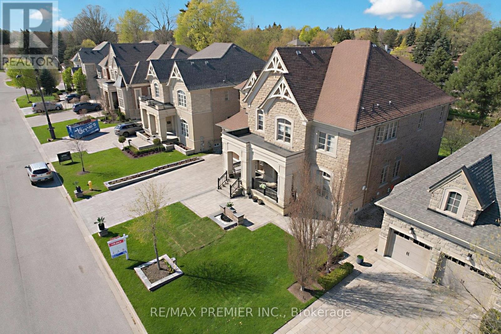 95 Sarracini Crescent, Vaughan, ON - Outdoor