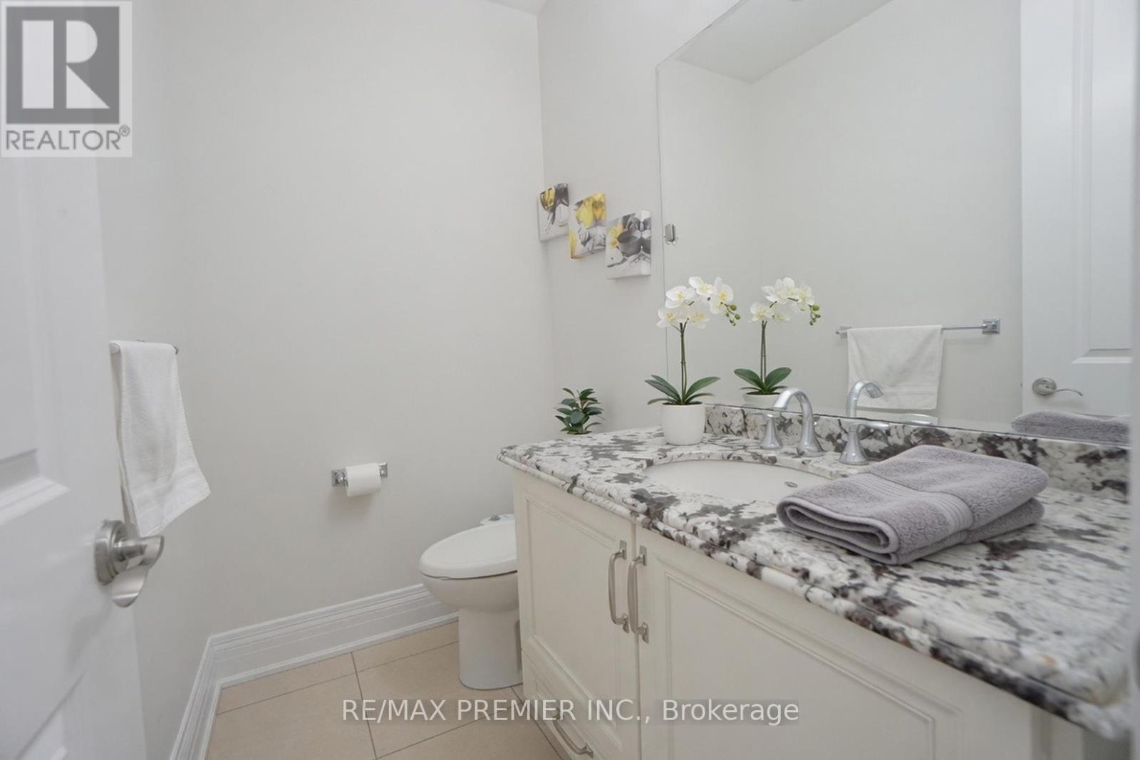 95 Sarracini Crescent, Vaughan, ON - Indoor Photo Showing Bathroom