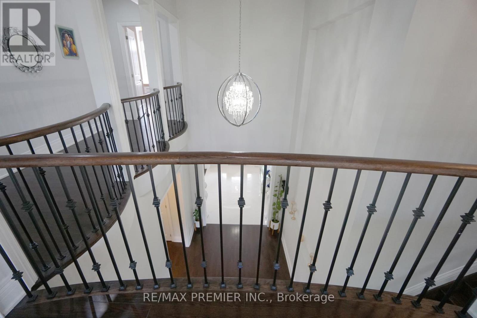 95 Sarracini Crescent, Vaughan, ON - Indoor Photo Showing Other Room