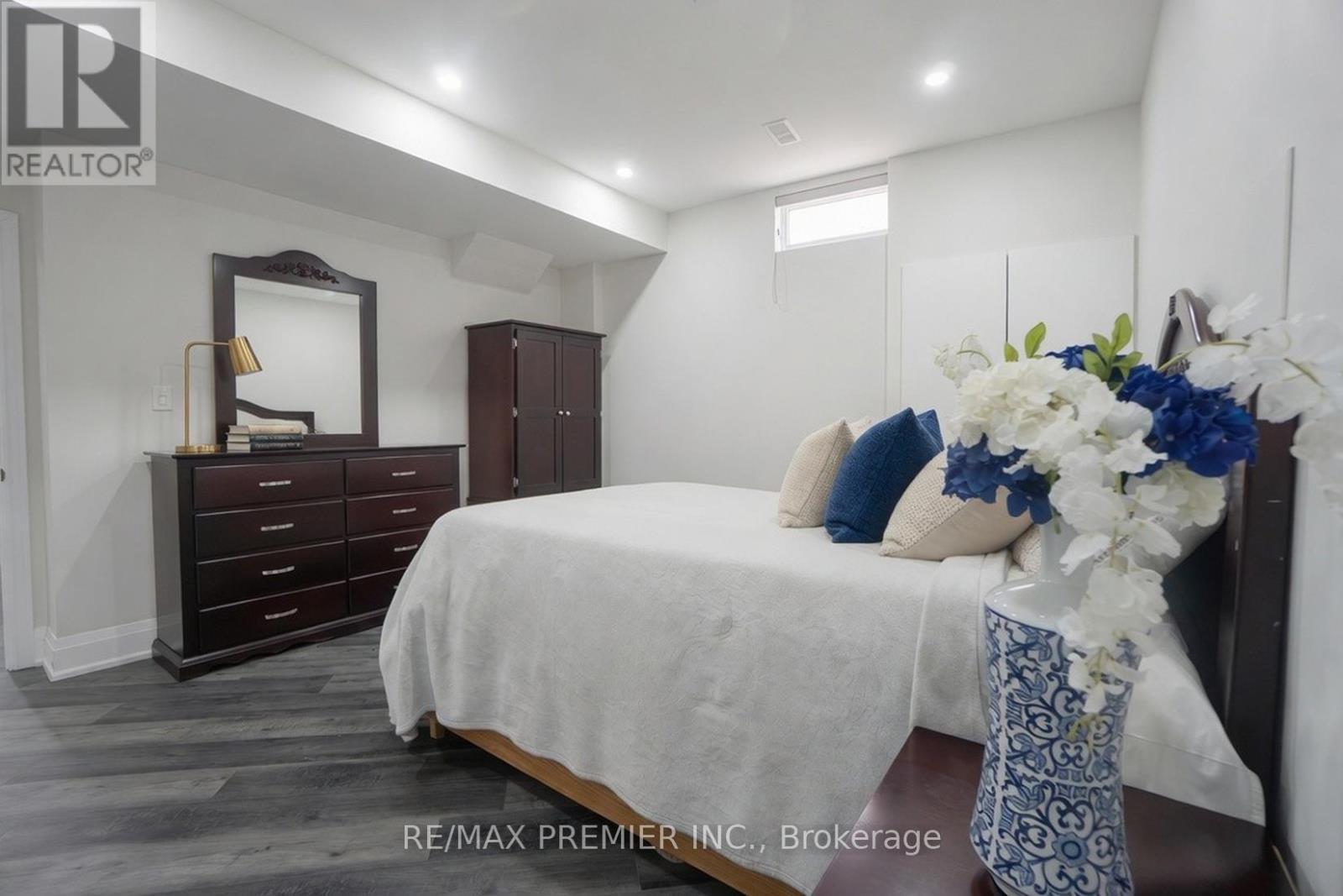 95 Sarracini Crescent, Vaughan, ON - Indoor Photo Showing Bedroom
