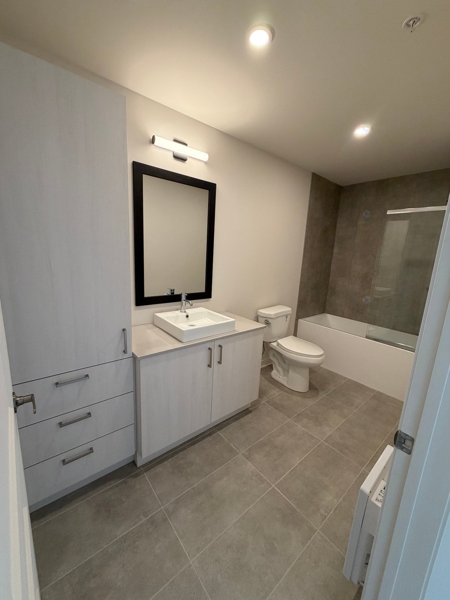 Bathroom - 204-416 Av. Barron, Lachute, QC - Indoor Photo Showing Bathroom