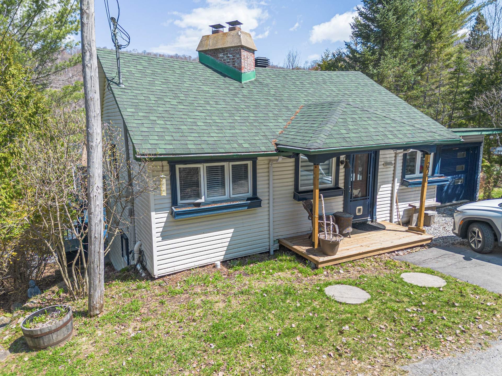 Front of Structure - 220 Ch. Du Lac-Duhamel, Mont-Tremblant, QC - Outdoor