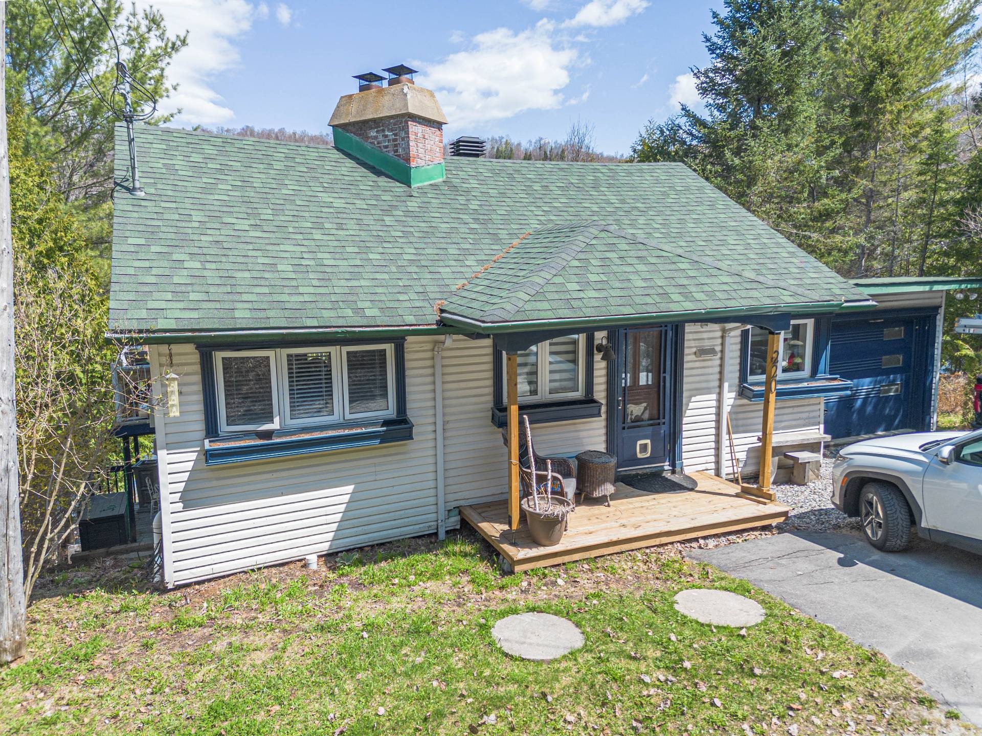 Front of Structure - 220 Ch. Du Lac-Duhamel, Mont-Tremblant, QC - Outdoor