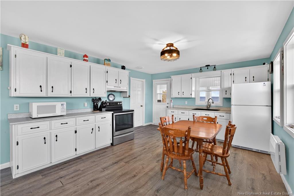 17 North Bayview Rd, Baie-Sainte-Anne, NB