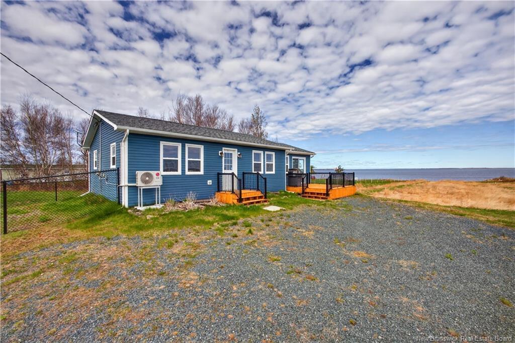 17 North Bayview Rd, Baie-Sainte-Anne, NB