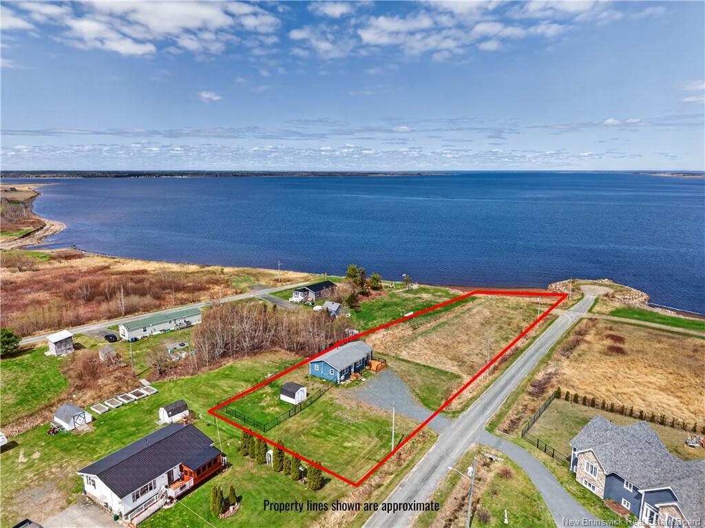 17 North Bayview Rd, Baie-Sainte-Anne, NB