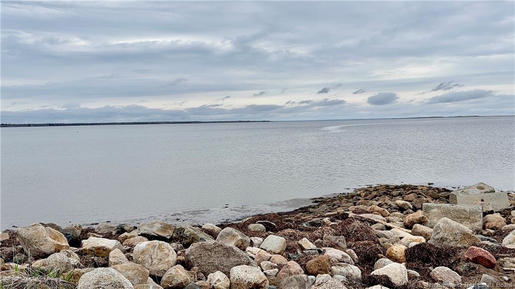 17 North Bayview Rd, Baie-Sainte-Anne, NB