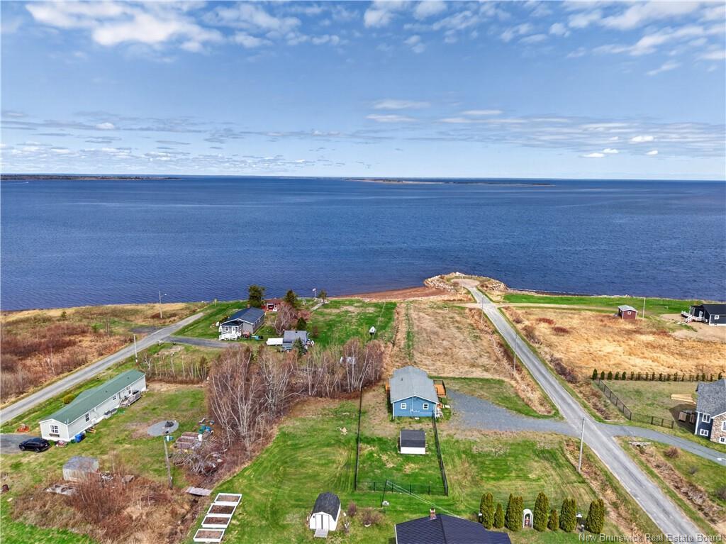 17 North Bayview Rd, Baie-Sainte-Anne, NB