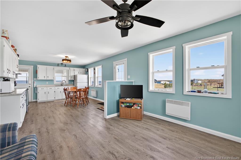 17 North Bayview Rd, Baie-Sainte-Anne, NB