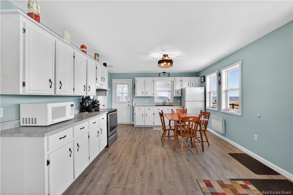 17 North Bayview Rd, Baie-Sainte-Anne, NB