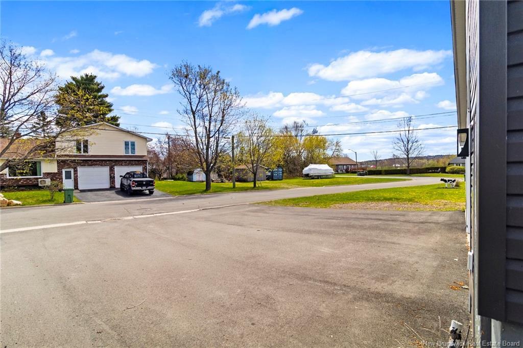 210 Mcneill Ave, Fredericton, NB