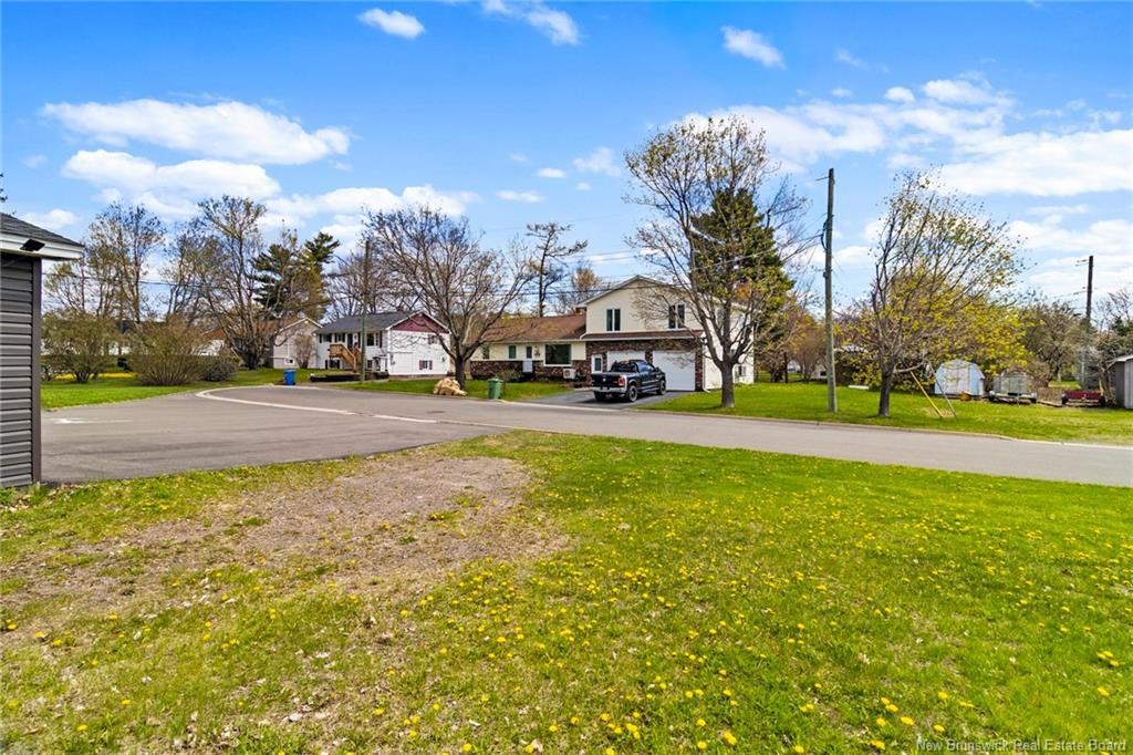 210 Mcneill Ave, Fredericton, NB