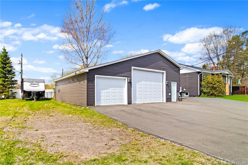 210 Mcneill Ave, Fredericton, NB