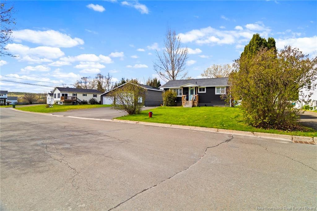 210 Mcneill Ave, Fredericton, NB
