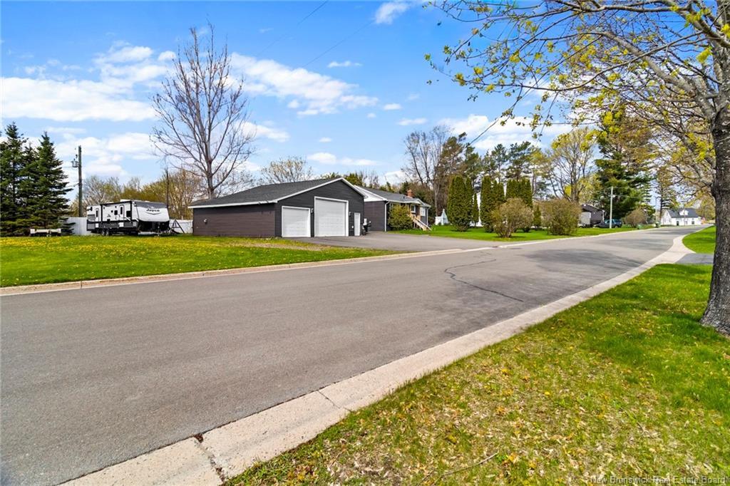 210 Mcneill Ave, Fredericton, NB