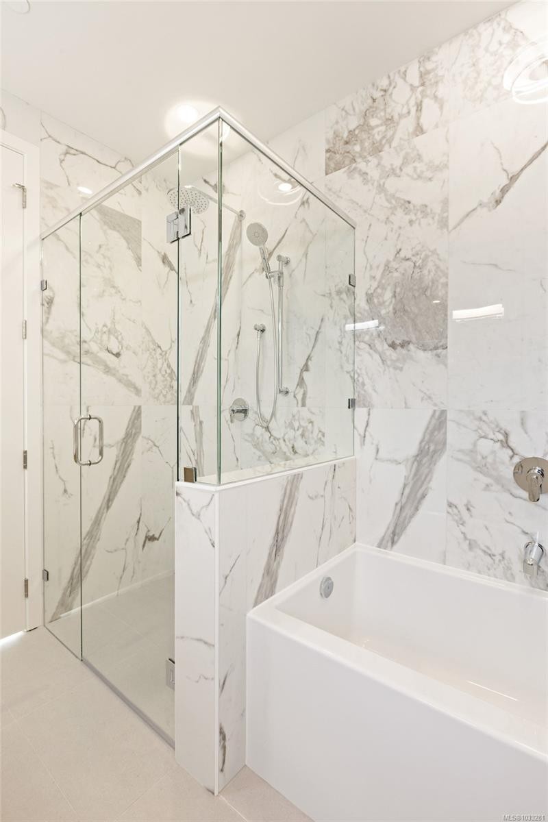 #3-10393 Allbay Rd, Sidney, BC - Indoor Photo Showing Bathroom