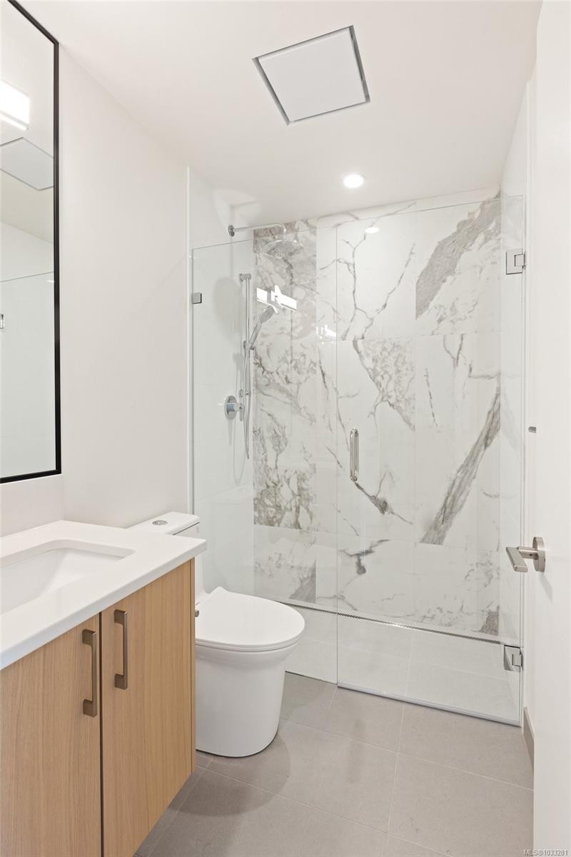 #3-10393 Allbay Rd, Sidney, BC - Indoor Photo Showing Bathroom