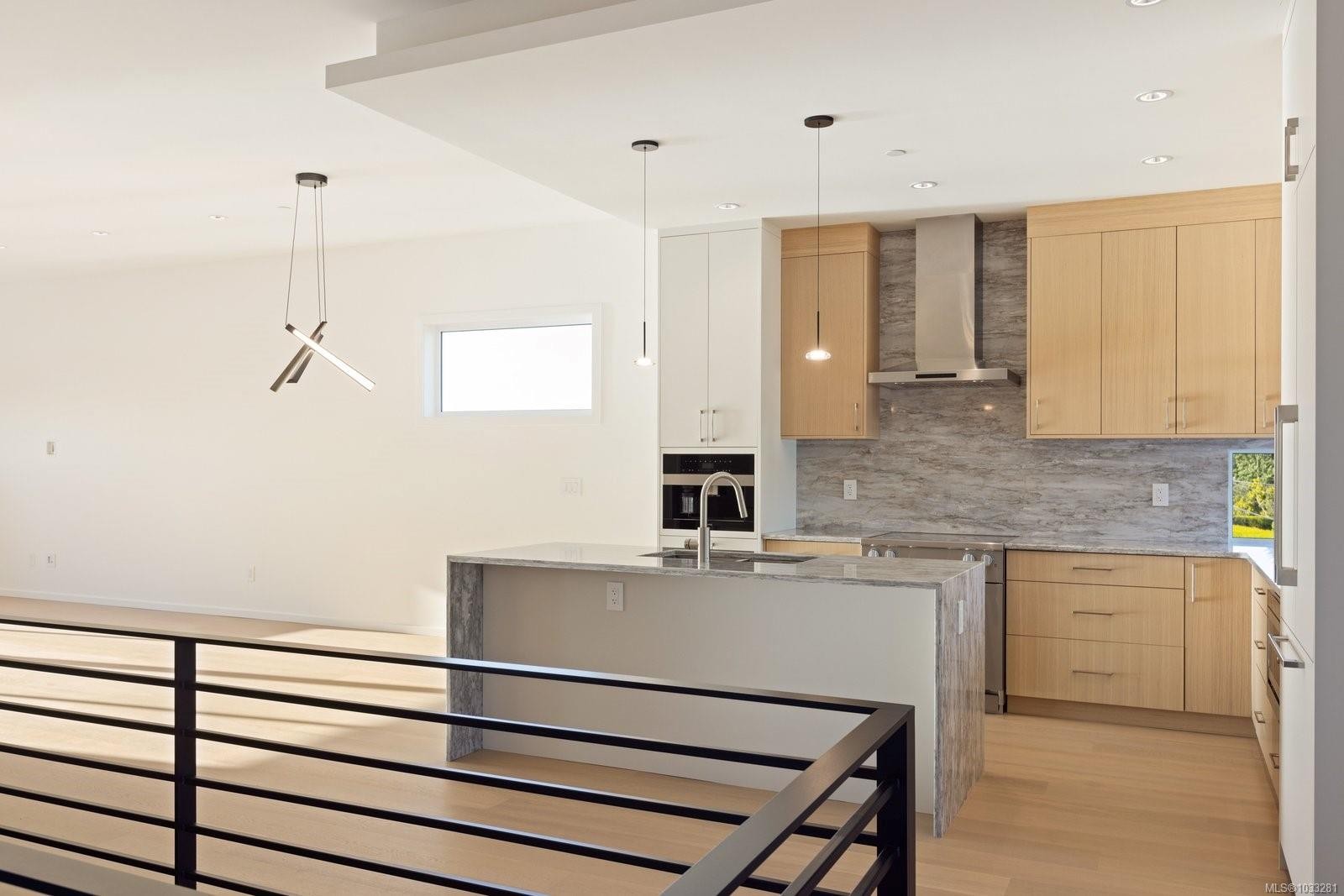 #3-10393 Allbay Rd, Sidney, BC - Indoor Photo Showing Kitchen