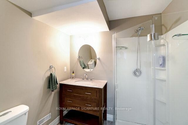 7102 Salme Drive, Mississauga, ON - Indoor Photo Showing Bathroom