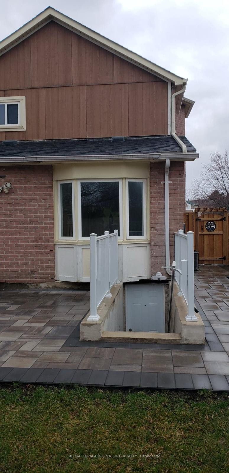7102 Salme Drive, Mississauga, ON - Outdoor