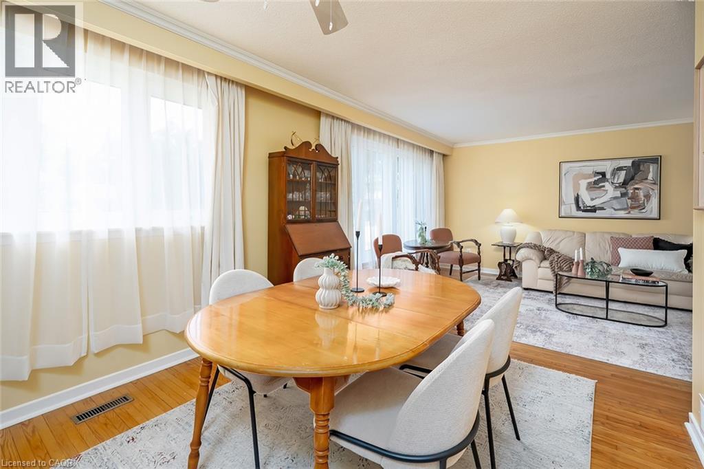 652 Ardleigh Crescent, Burlington, ON - Indoor Photo Showing Dining Room