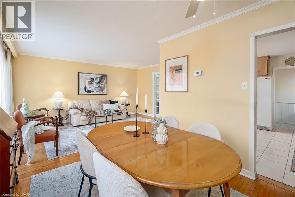 652 Ardleigh Crescent, Burlington, ON - Indoor Photo Showing Dining Room