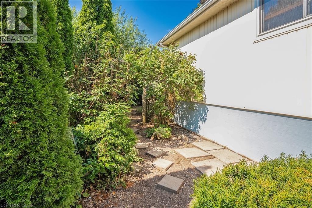 652 Ardleigh Crescent, Burlington, ON - Outdoor