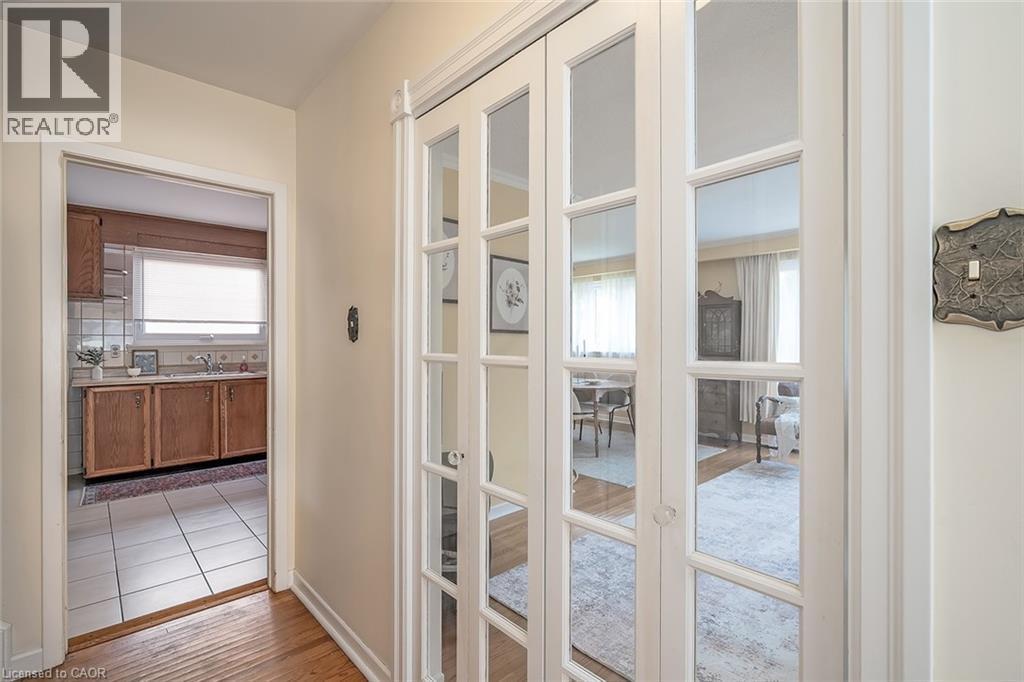 652 Ardleigh Crescent, Burlington, ON - Indoor Photo Showing Other Room