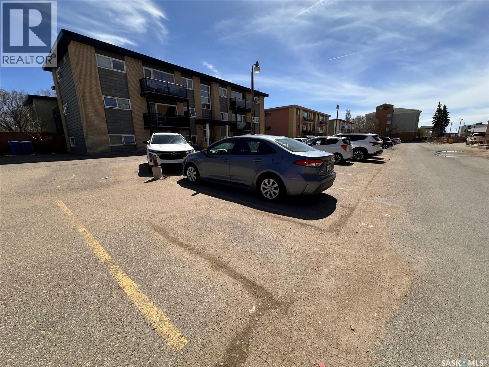 26 42 Spence Street, Regina, SK - Outdoor