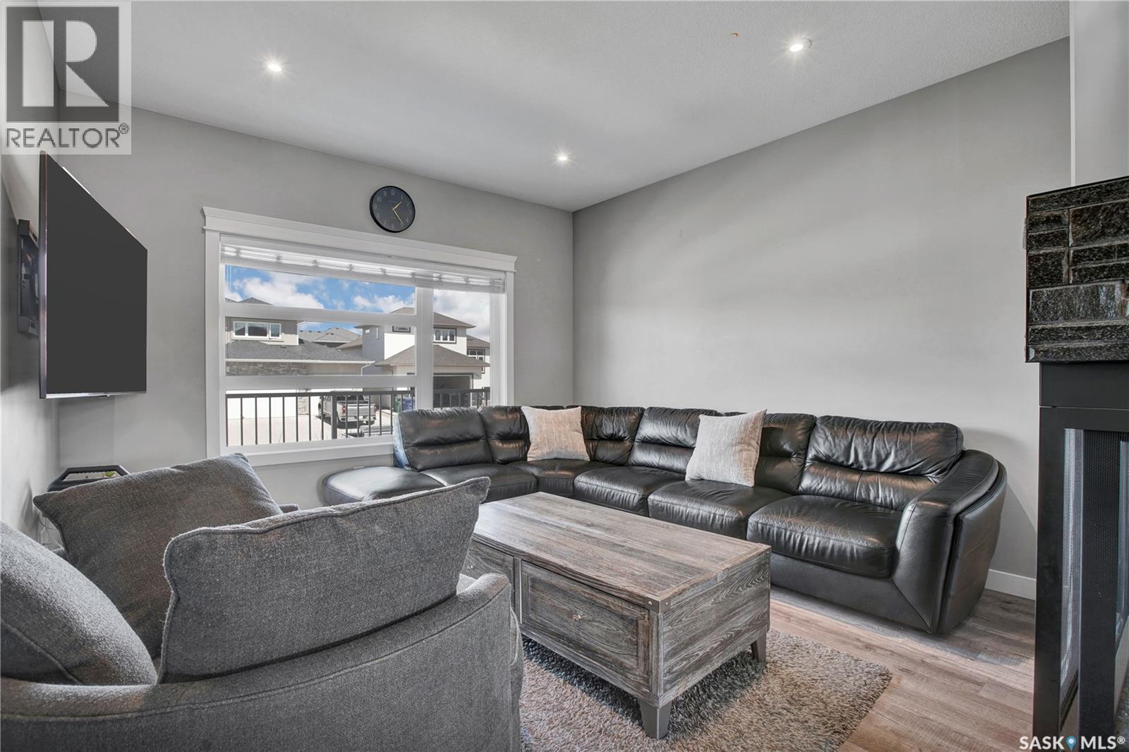 923 Kloppenburg Crescent, Saskatoon, SK - Indoor Photo Showing Living Room