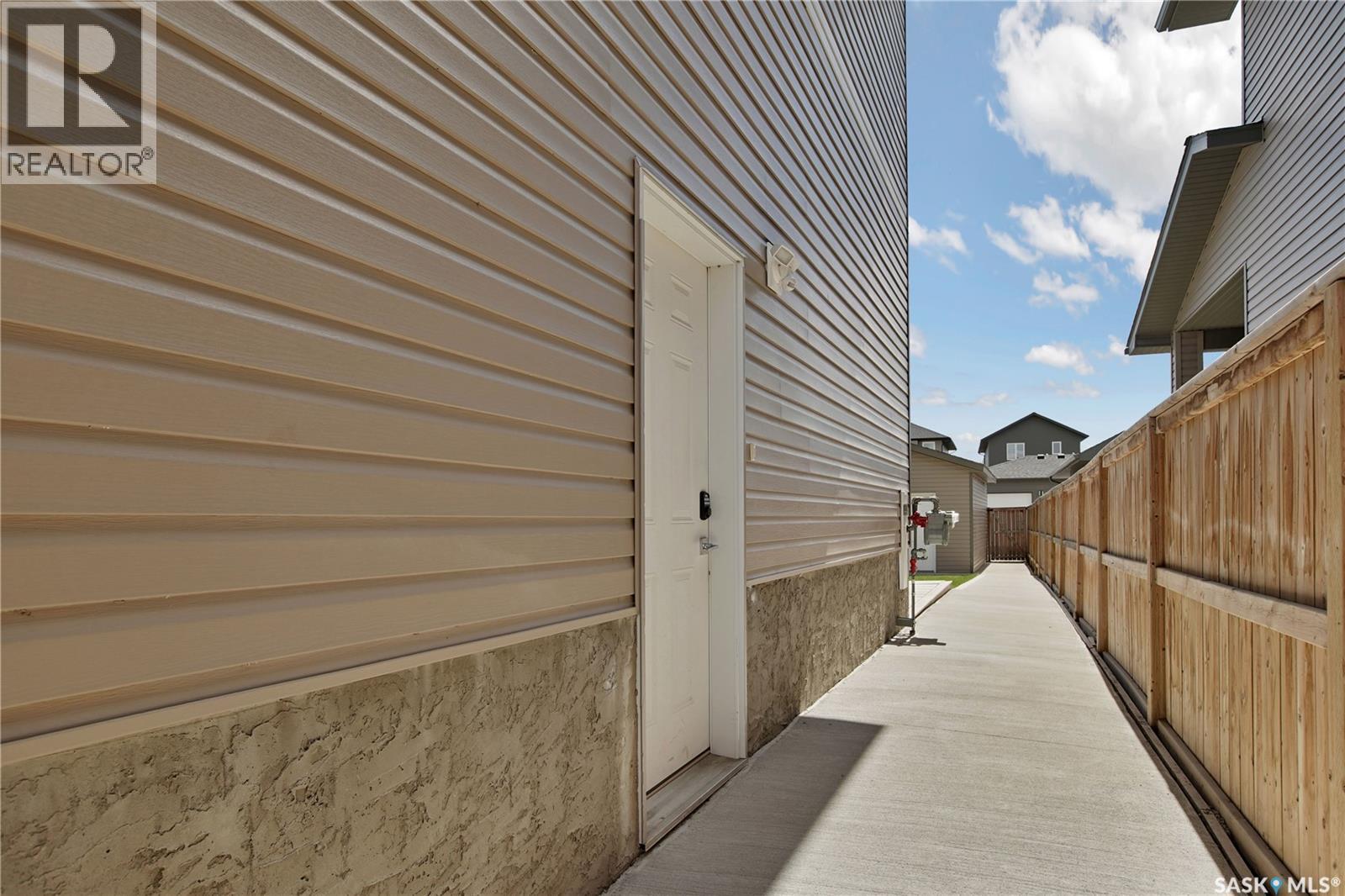 923 Kloppenburg Crescent, Saskatoon, SK - Outdoor With Exterior