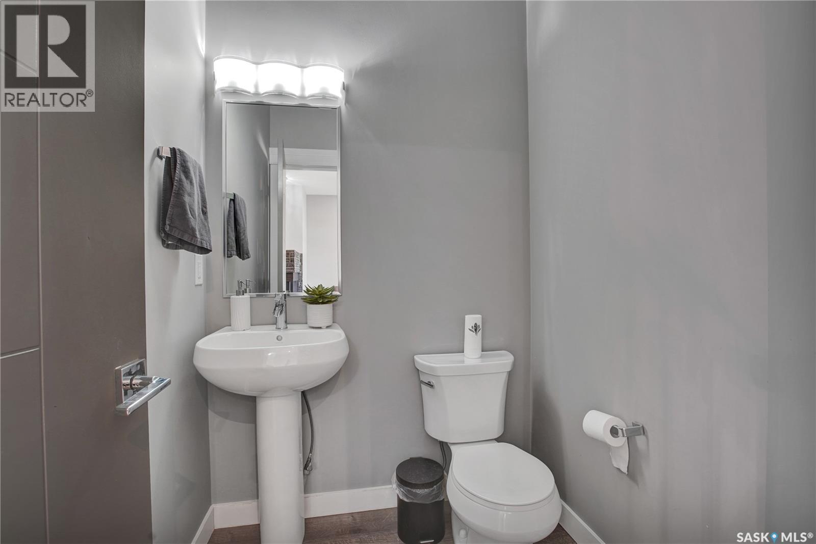 923 Kloppenburg Crescent, Saskatoon, SK - Indoor Photo Showing Bathroom
