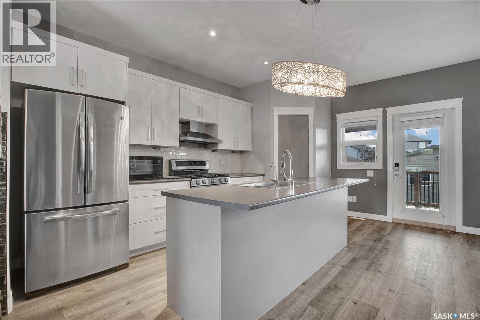 923 Kloppenburg Crescent, Saskatoon, SK - Indoor Photo Showing Kitchen