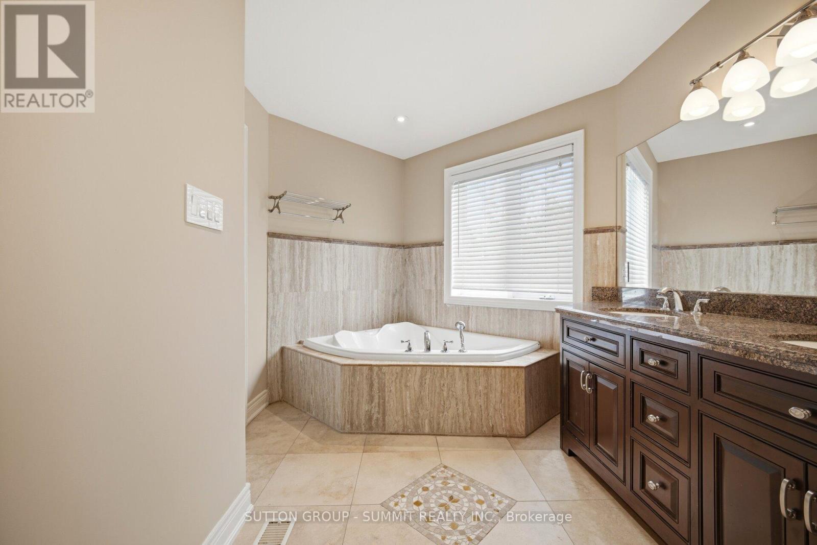 12 Pioneer Drive, Mississauga, ON - Indoor Photo Showing Bathroom