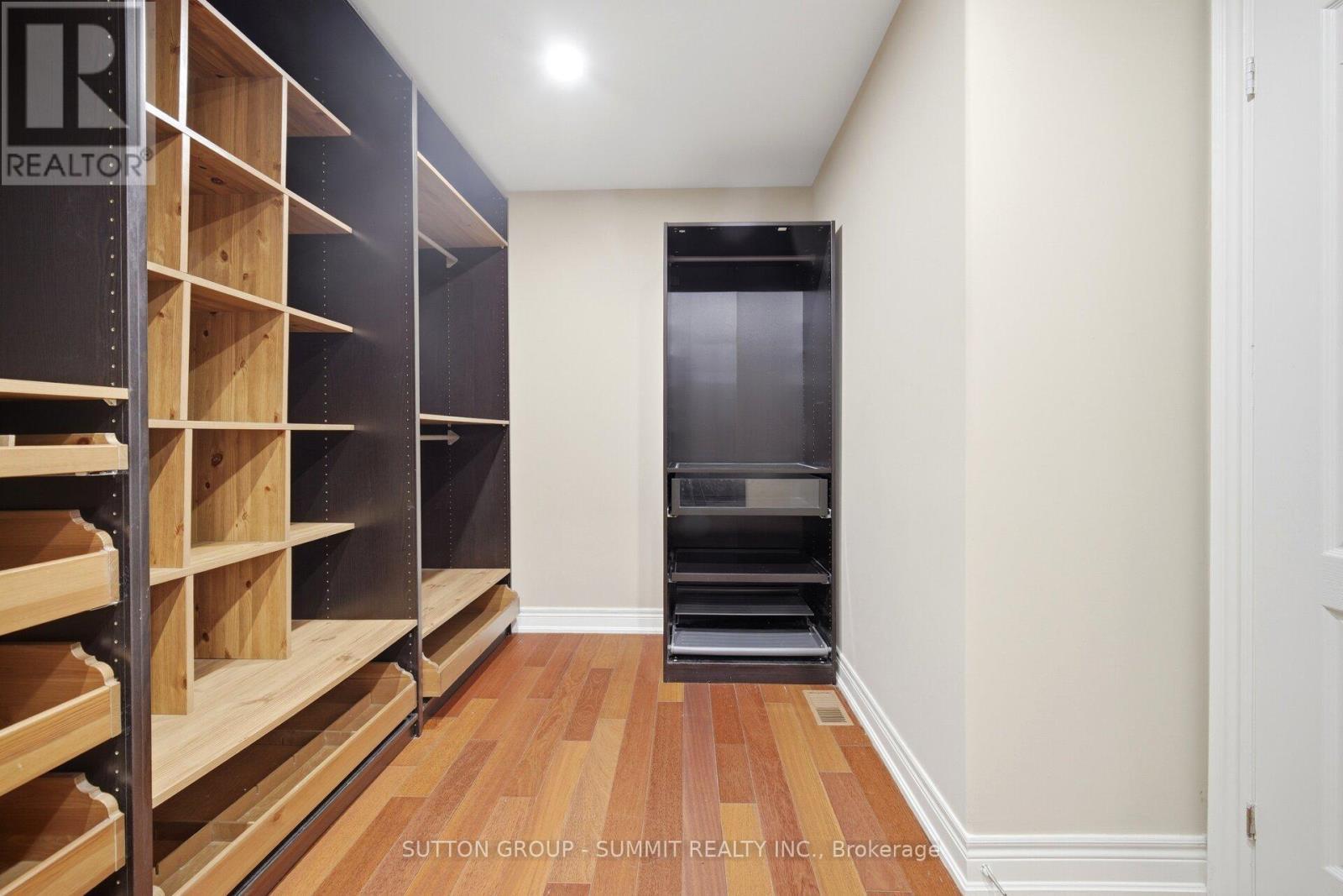 12 Pioneer Drive, Mississauga, ON - Indoor