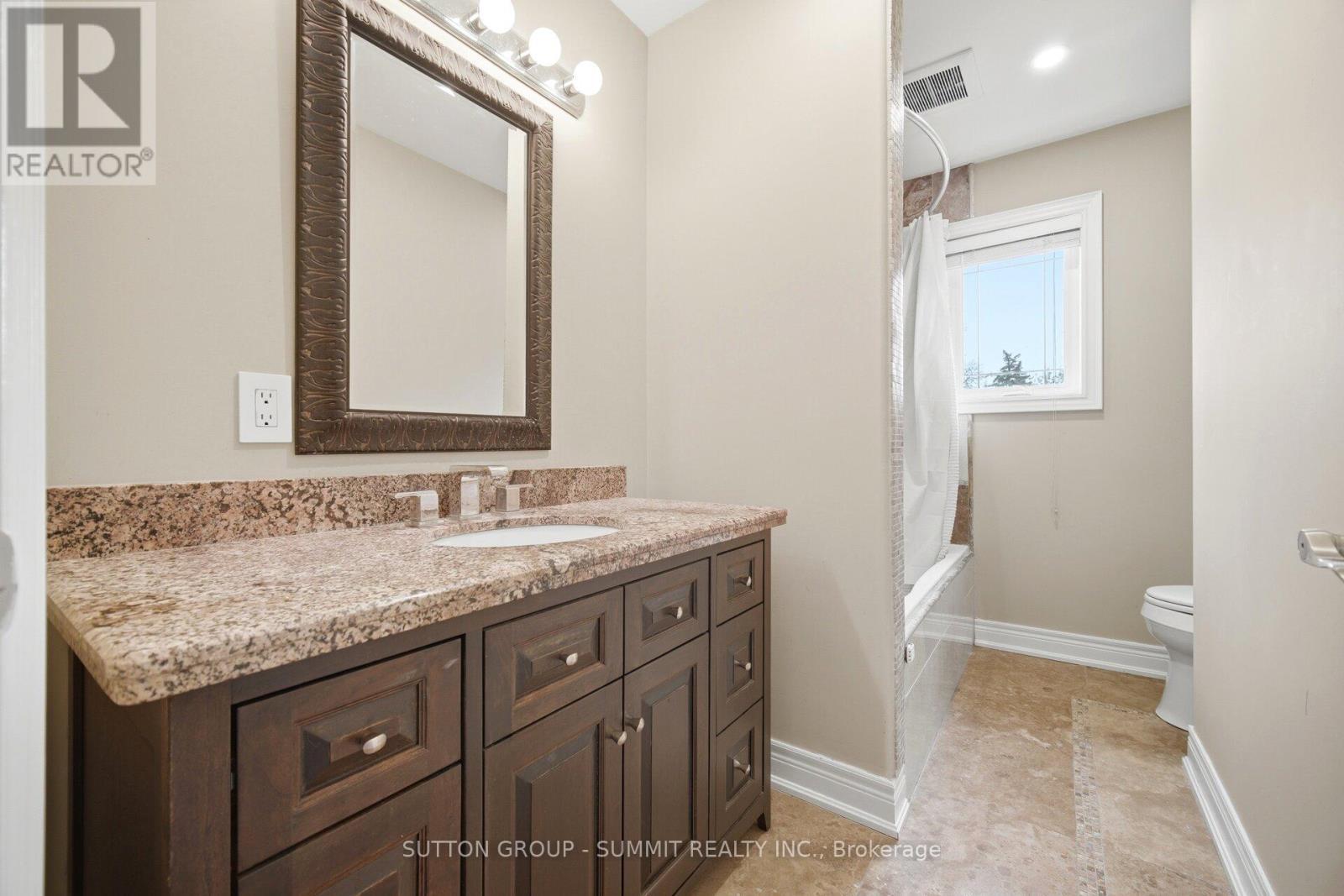 12 Pioneer Drive, Mississauga, ON - Indoor Photo Showing Bathroom
