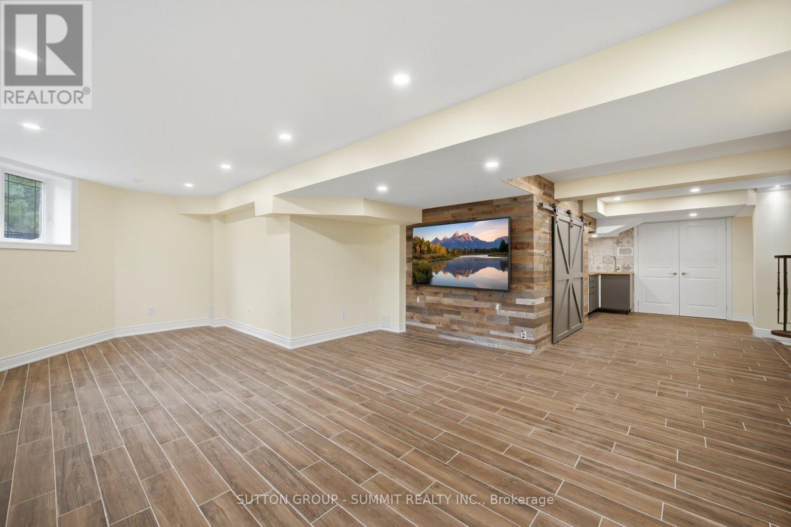 12 Pioneer Drive, Mississauga, ON - Indoor