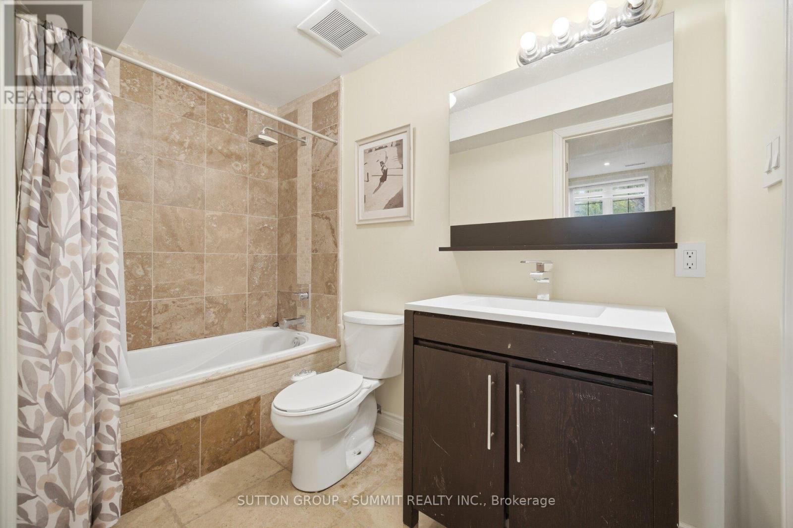 12 Pioneer Drive, Mississauga, ON - Indoor Photo Showing Bathroom