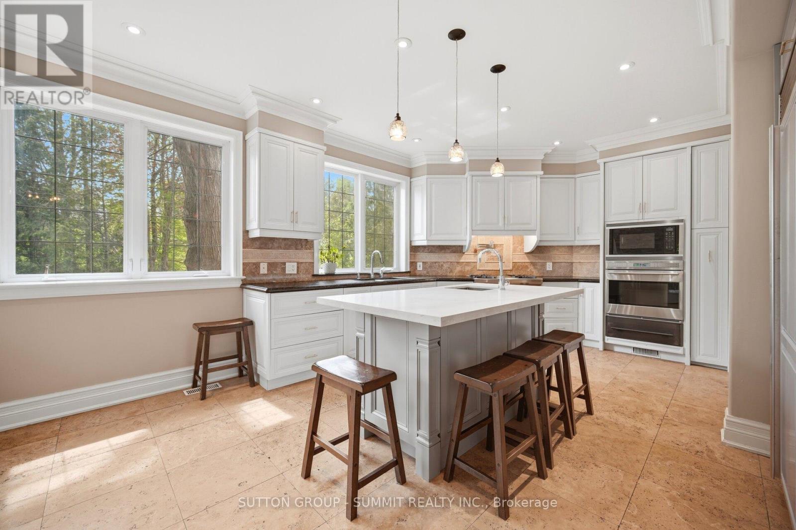 12 Pioneer Drive, Mississauga, ON - Indoor Photo Showing Kitchen With Upgraded Kitchen