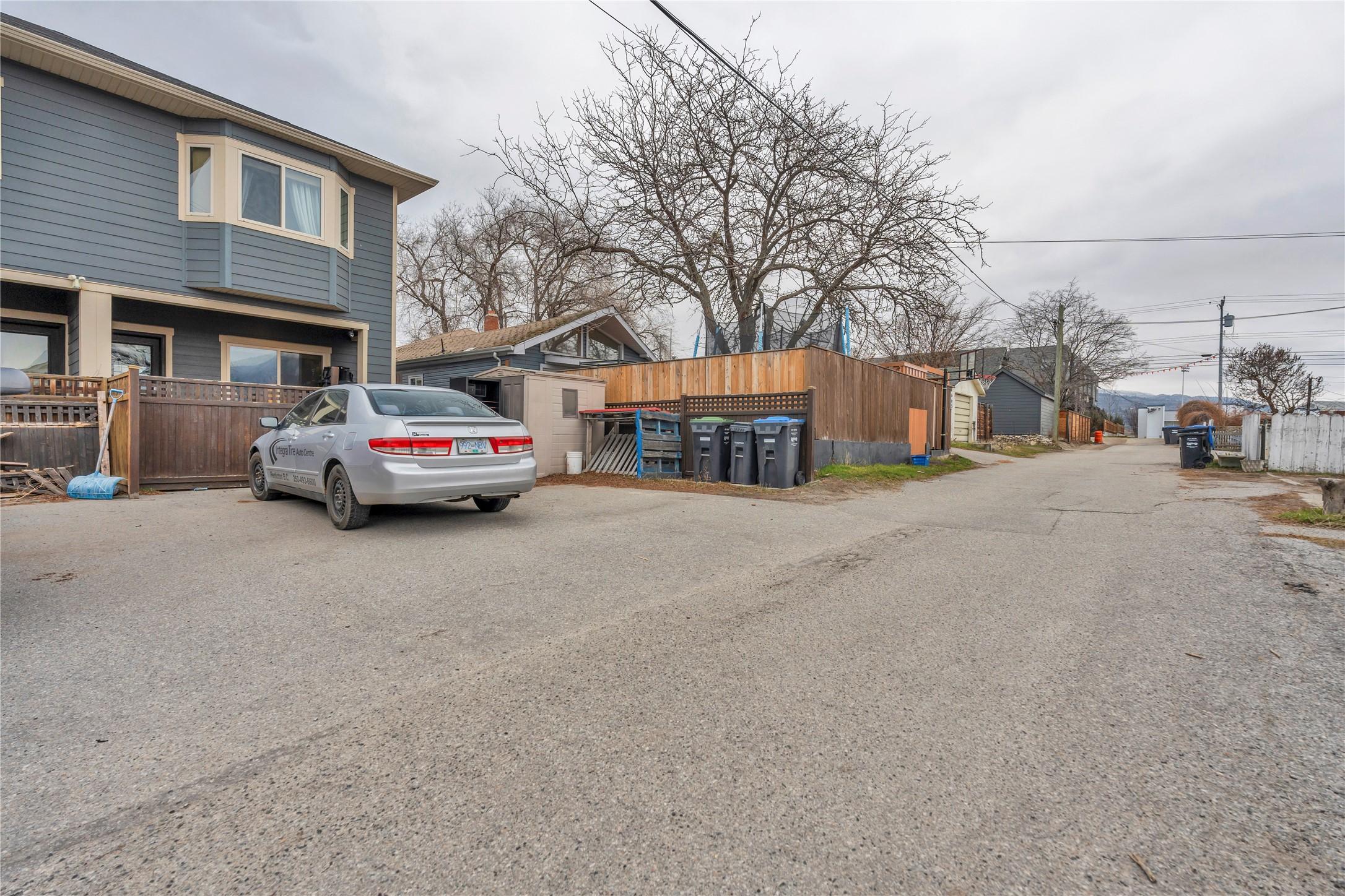102-653 Papineau Street, Penticton, BC - Outdoor