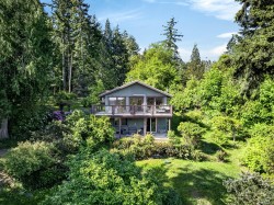 206 Roland Rd Salt Spring, BC V8K 2B7