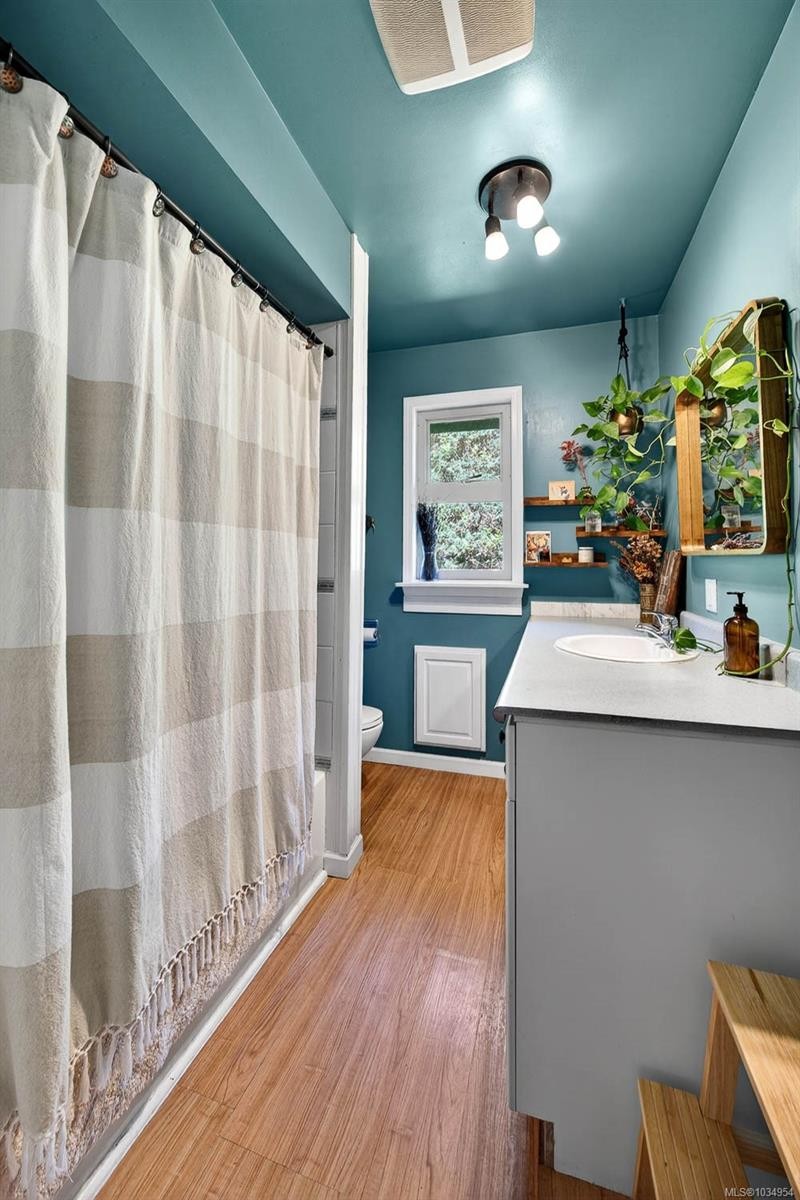 206 Roland Rd, Salt Spring, BC