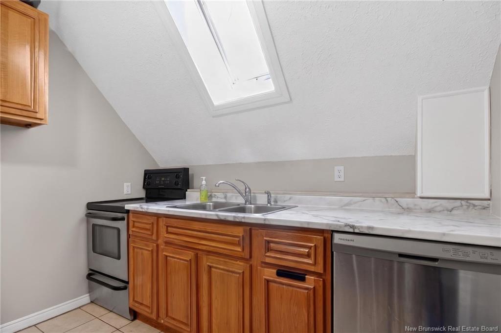 9 Mansfield, Moncton, NB